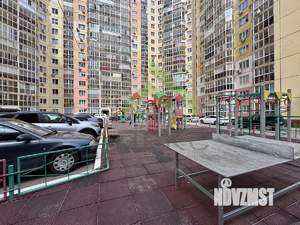 2-к квартира, вторичка, 64м2, 1/17 этаж