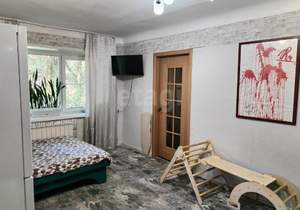 2-к квартира, вторичка, 42м2, 1/4 этаж