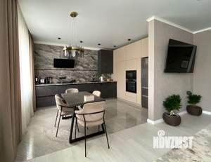 4-к квартира, вторичка, 215м2, 1/3 этаж