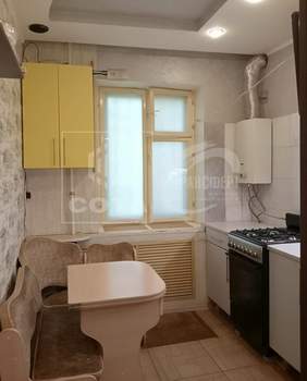 2-к квартира, вторичка, 42м2, 1/3 этаж