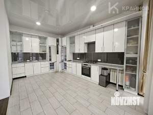 4-к квартира, вторичка, 104м2, 2/4 этаж