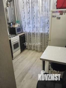 2-к квартира, вторичка, 42м2, 1/4 этаж