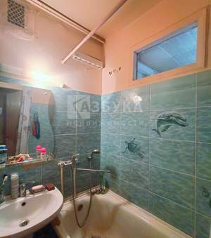 4-к квартира, вторичка, 63м2, 5/5 этаж