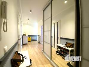 2-к квартира, вторичка, 63м2, 9/17 этаж