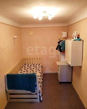 2-к квартира, вторичка, 42м2, 1/4 этаж