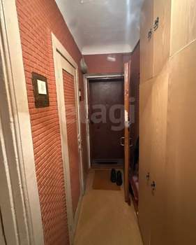 2-к квартира, вторичка, 43м2, 1/5 этаж