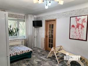 2-к квартира, вторичка, 42м2, 1/4 этаж