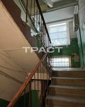 2-к квартира, вторичка, 42м2, 1/5 этаж