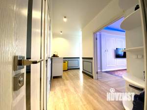 2-к квартира, вторичка, 63м2, 9/17 этаж