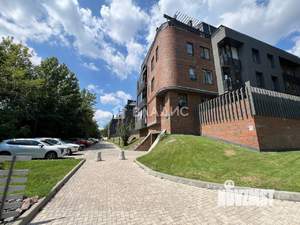 2-к квартира, вторичка, 64м2, 1/3 этаж